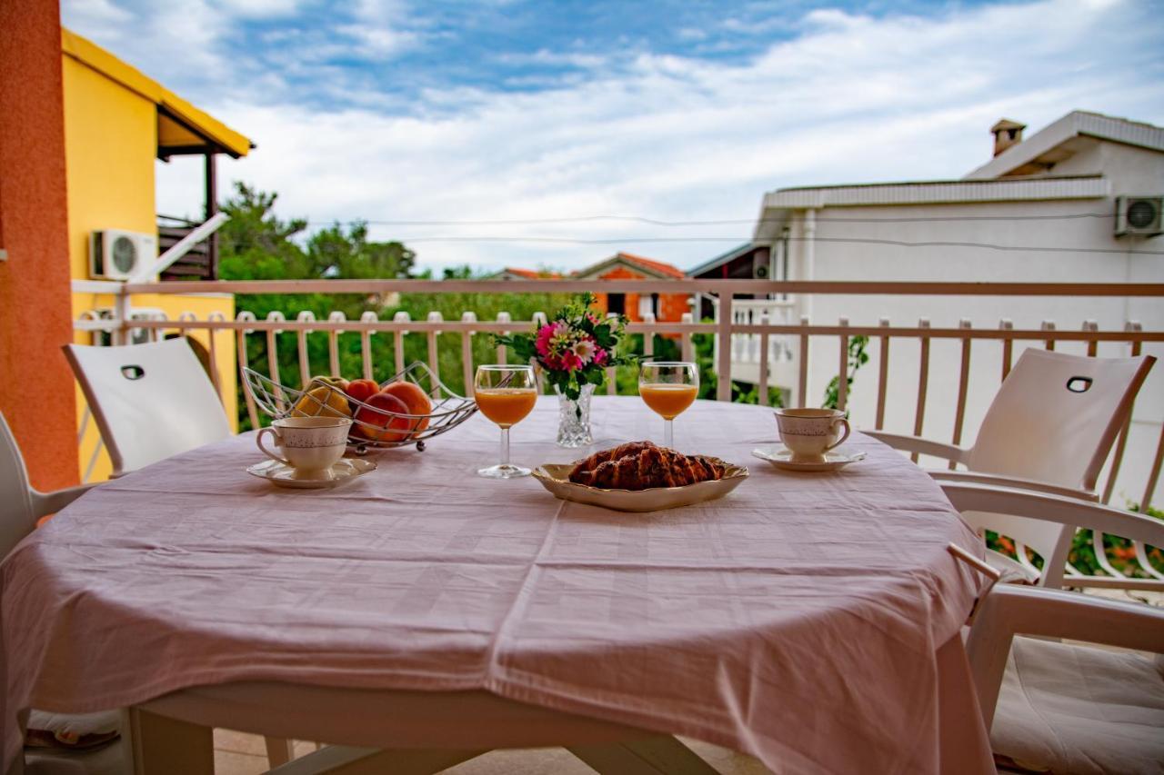 Apartment Tony - 2Bdr Beachfront Ядрия Экстерьер фото